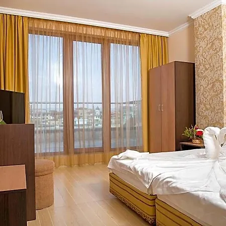 Iris Nesebar