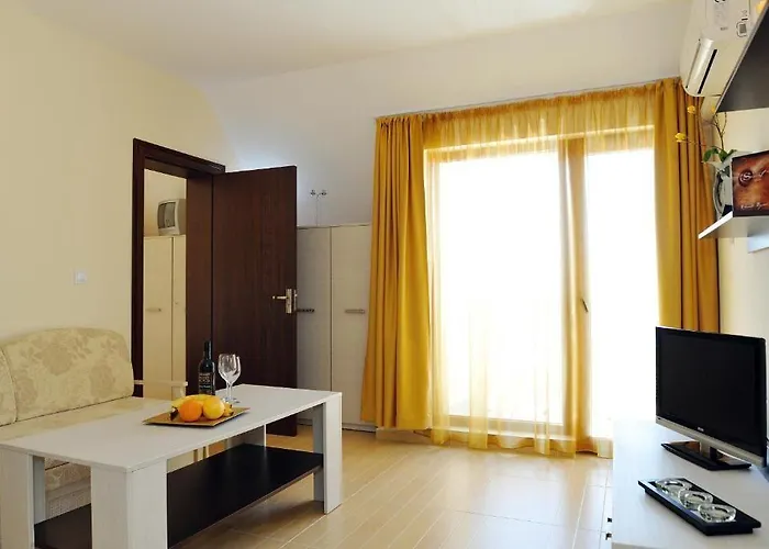 Ξενοδοχείο Iris Νεσέμπαρ