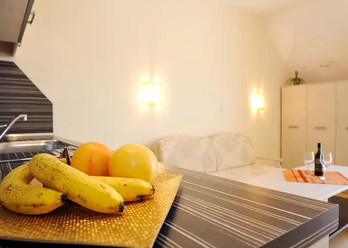 Iris Νεσέμπαρ