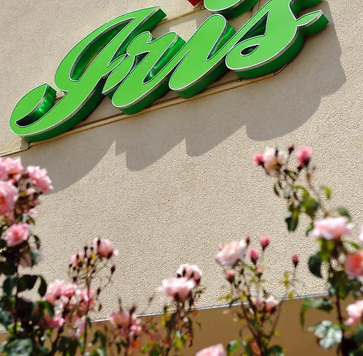 酒店 Iris 内塞伯尔